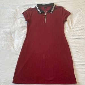 Red t-shirt dress with texture stripes with a black coller and zipper